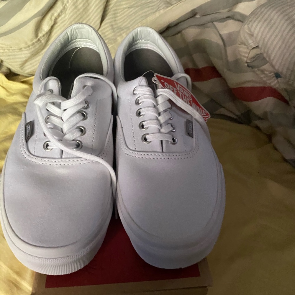Vans (MLX) True White/True White size 9